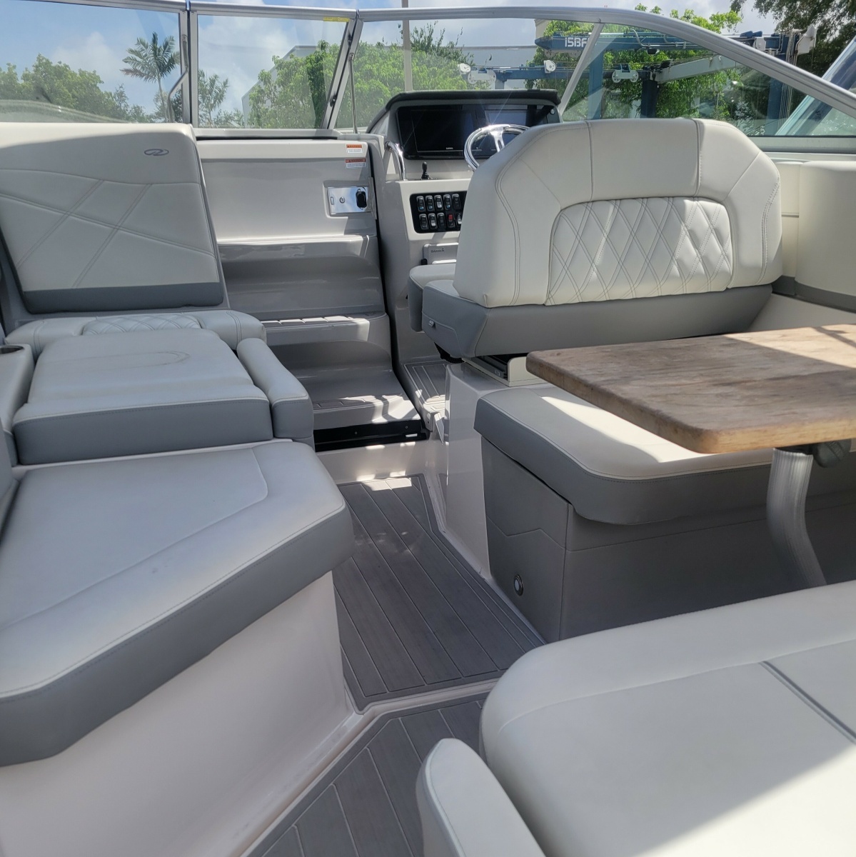 27ft Regal Yacht For Sale