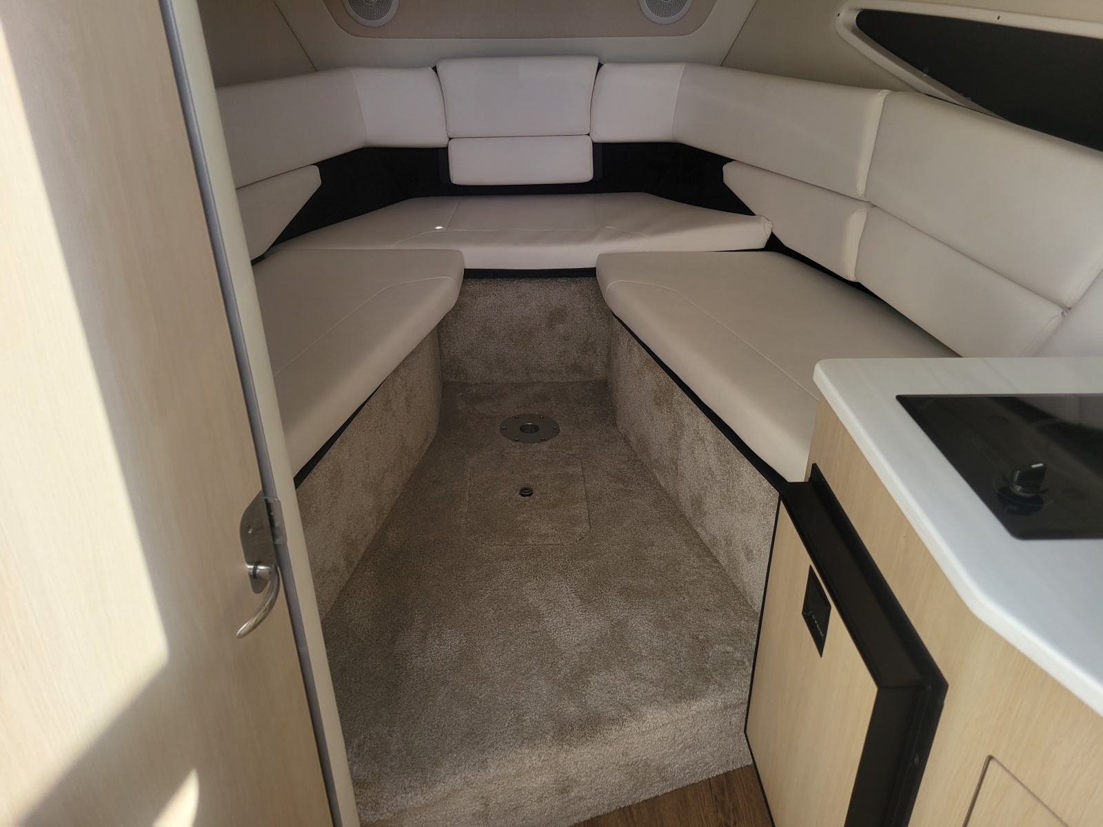 27ft Regal Yacht For Sale