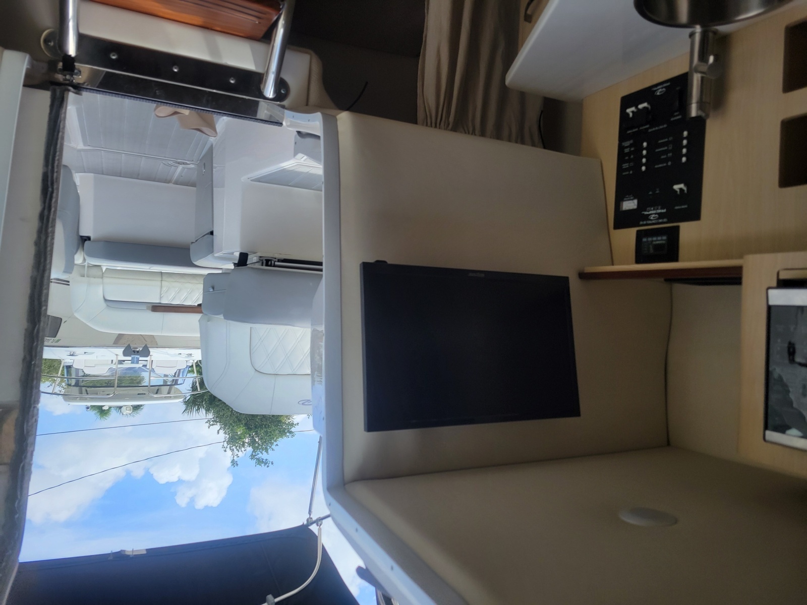 27ft Regal Yacht For Sale