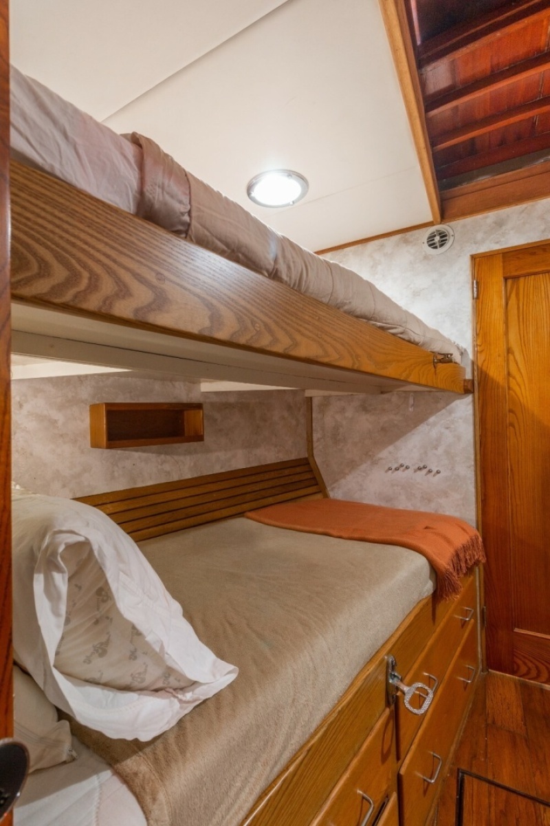 21 Crew Cabin