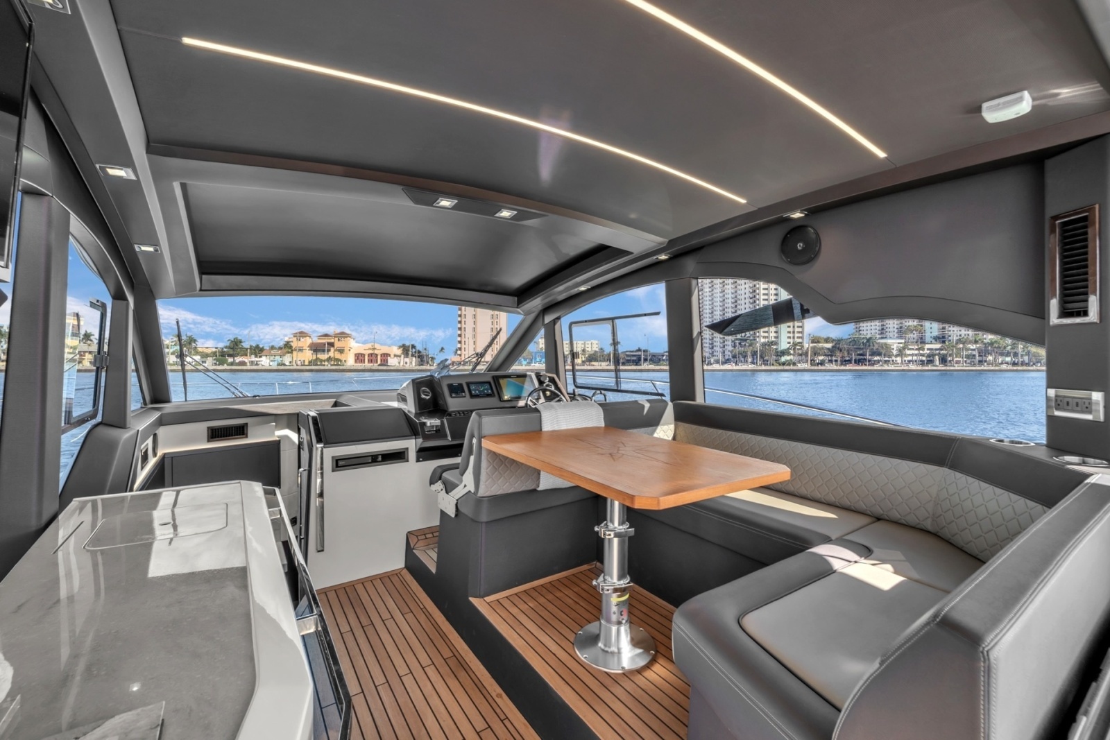 2023 Galeon 425 HTS