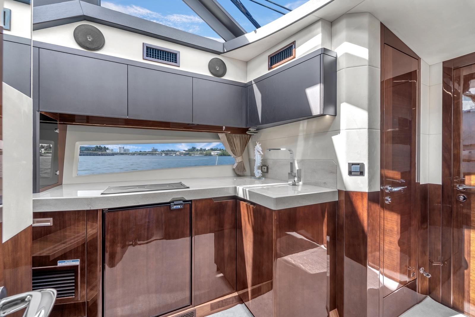 2023 Galeon 425 HTS