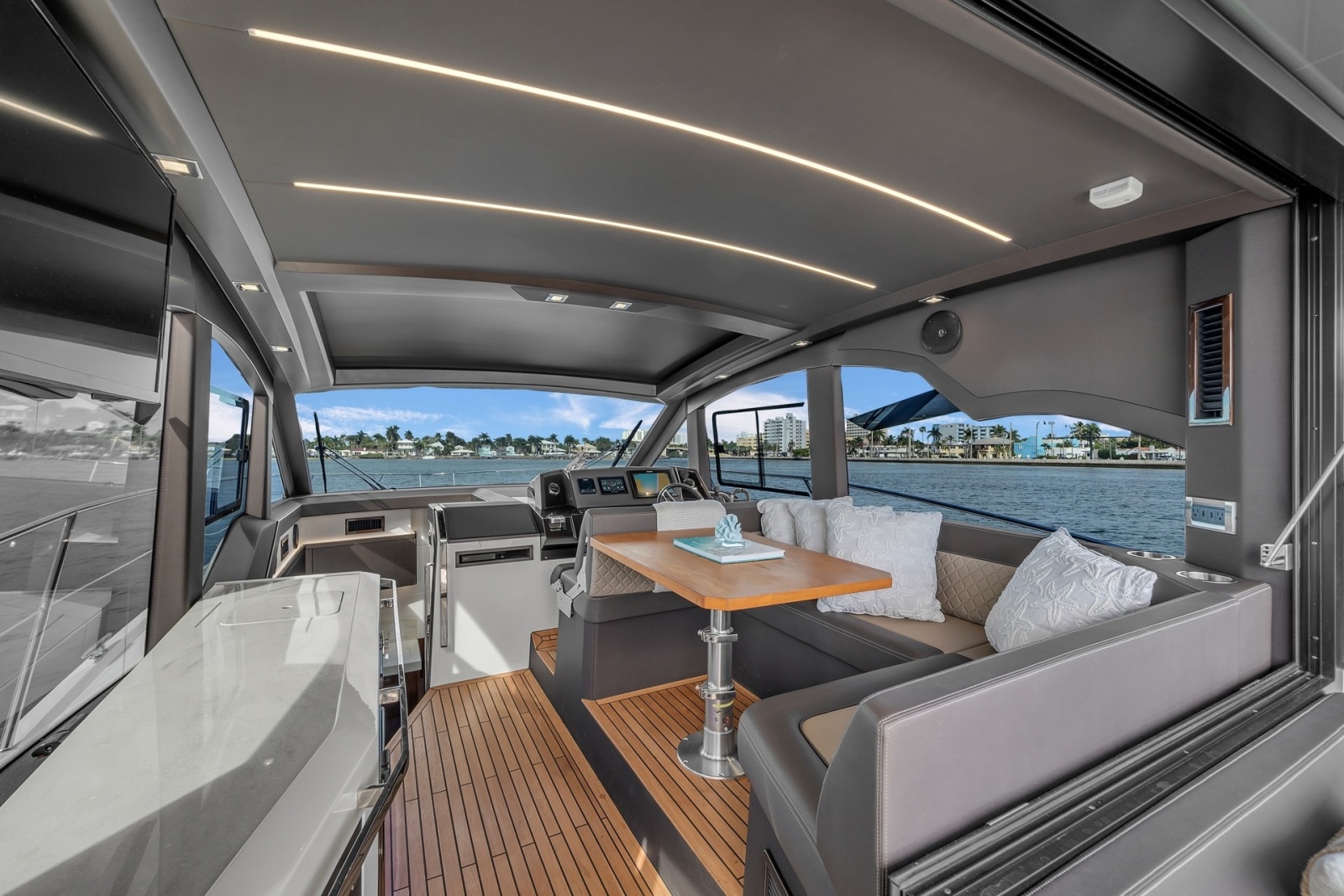 2023 Galeon 425 HTS