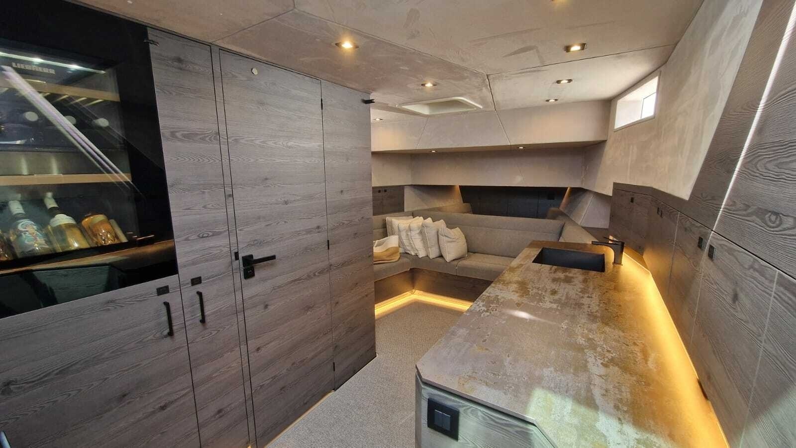 ELEVEN 56ft Vanquish Yachts Yacht For Sale