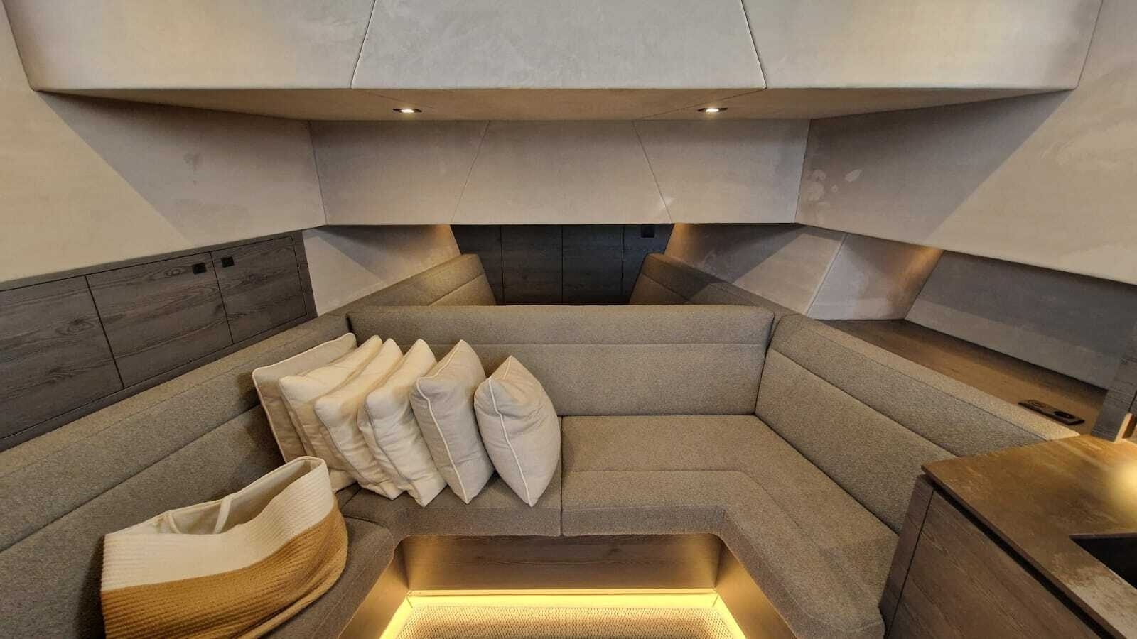 ELEVEN 56ft Vanquish Yachts Yacht For Sale