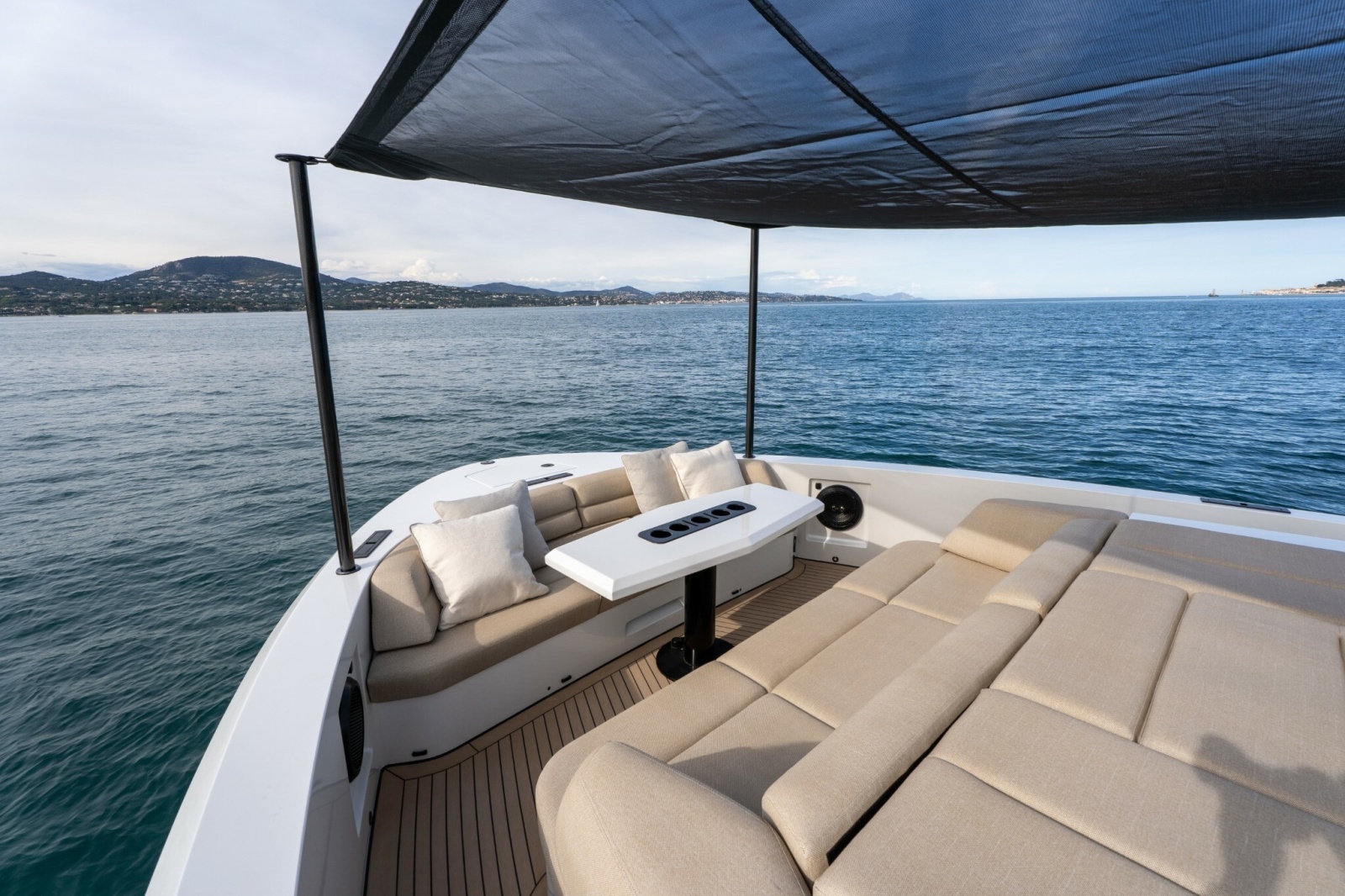 ELEVEN 56ft Vanquish Yachts Yacht For Sale