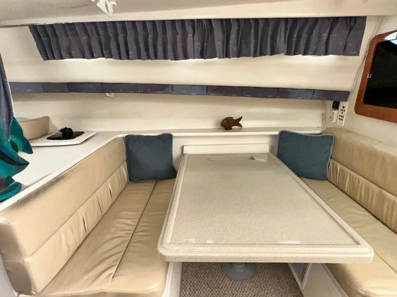 33ft Wellcraft Yacht For Sale