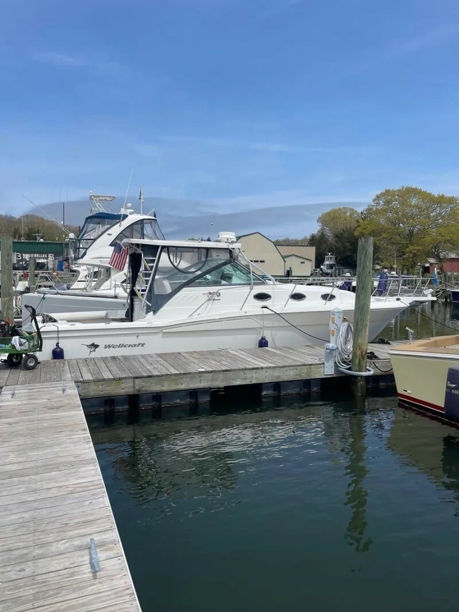 33ft Wellcraft Yacht For Sale