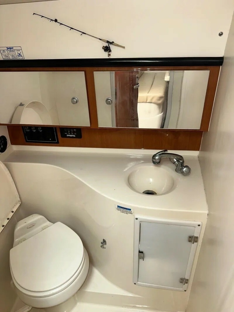 33ft Wellcraft Yacht For Sale