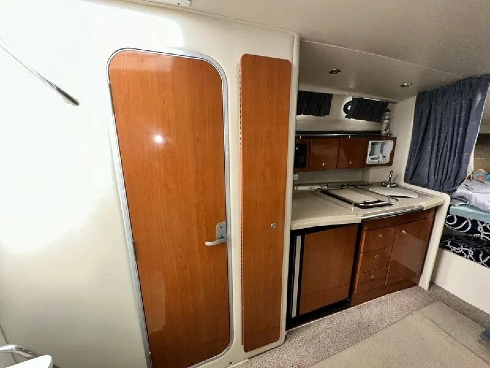 33ft Wellcraft Yacht For Sale