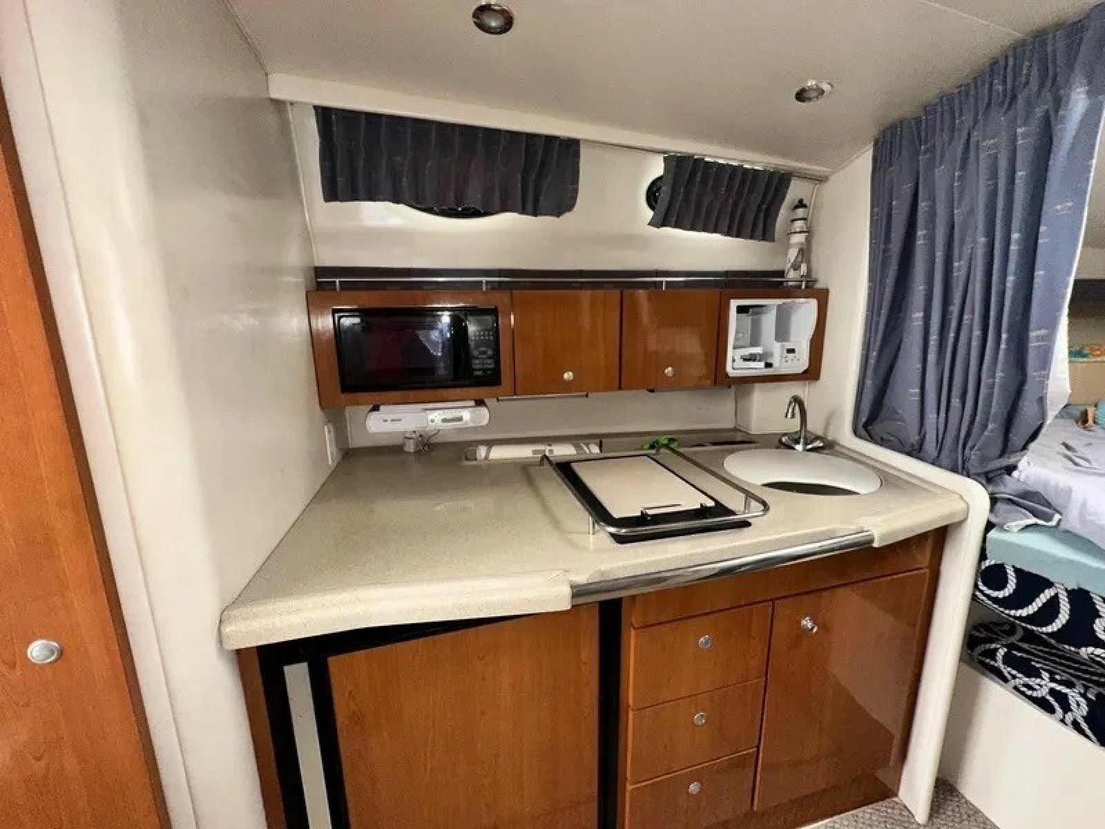 33ft Wellcraft Yacht For Sale