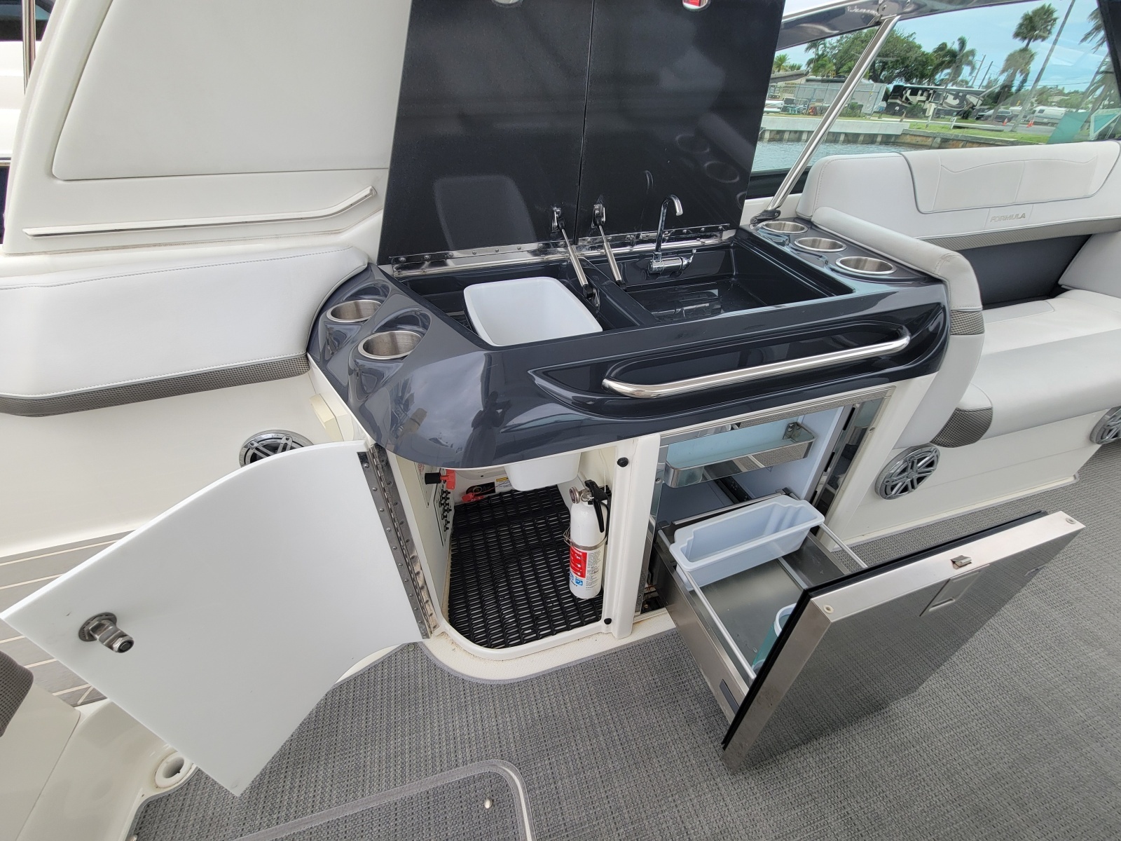 2019 Formula 350 Crossover Bowrider