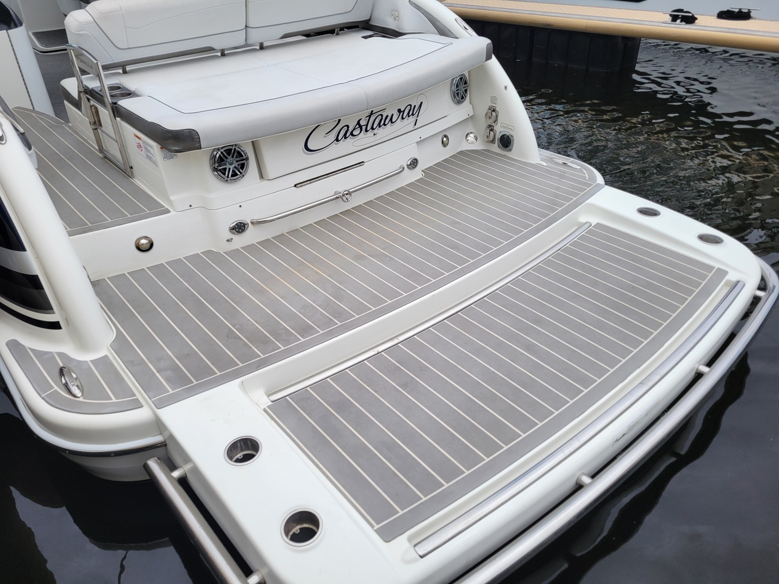 2019 Formula 350 Crossover Bowrider
