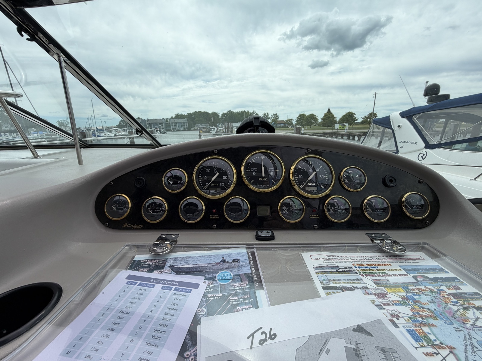 2001 Cruisers Yachts 3780 Express