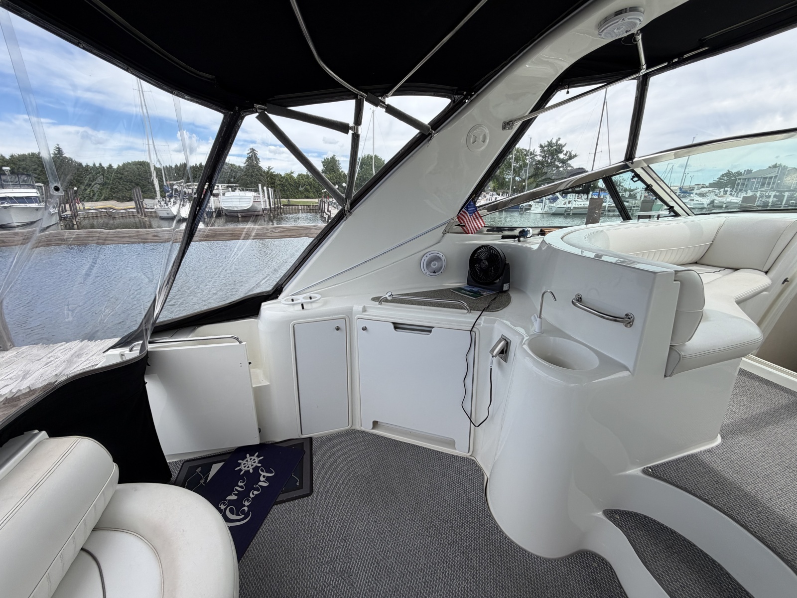 2001 Cruisers Yachts 3780 Express