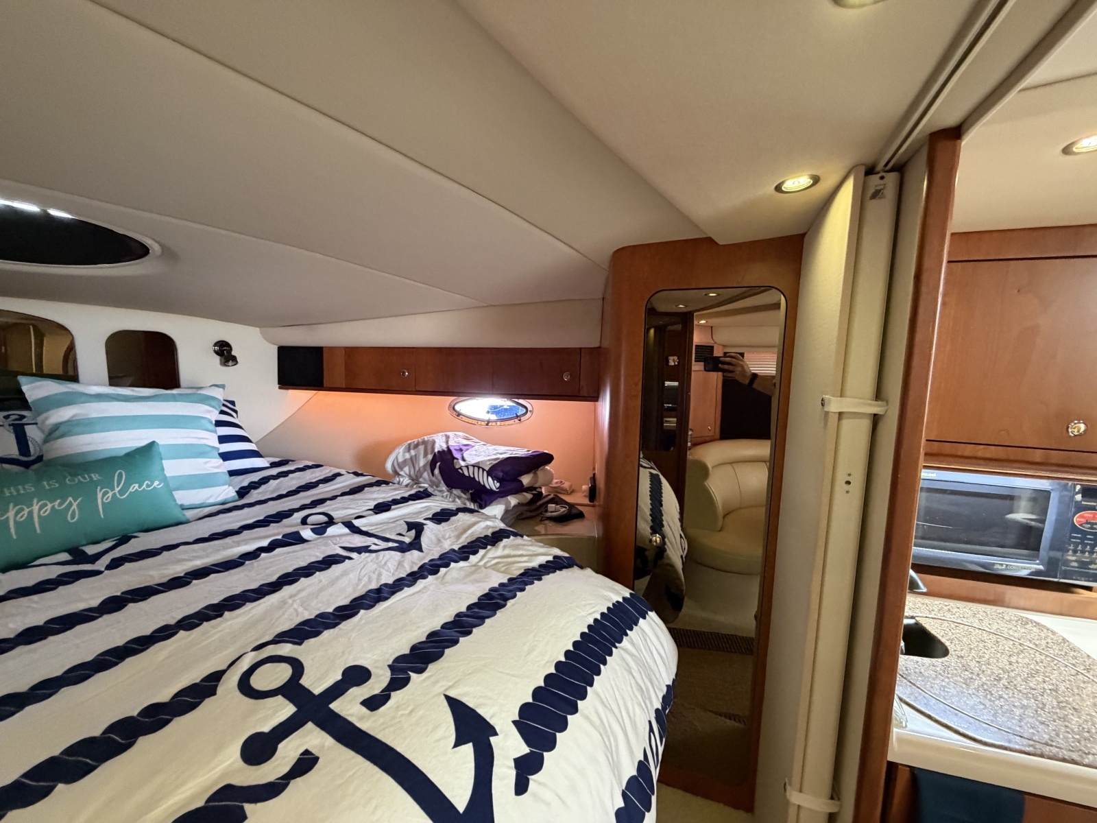2001 Cruisers Yachts 3780 Express