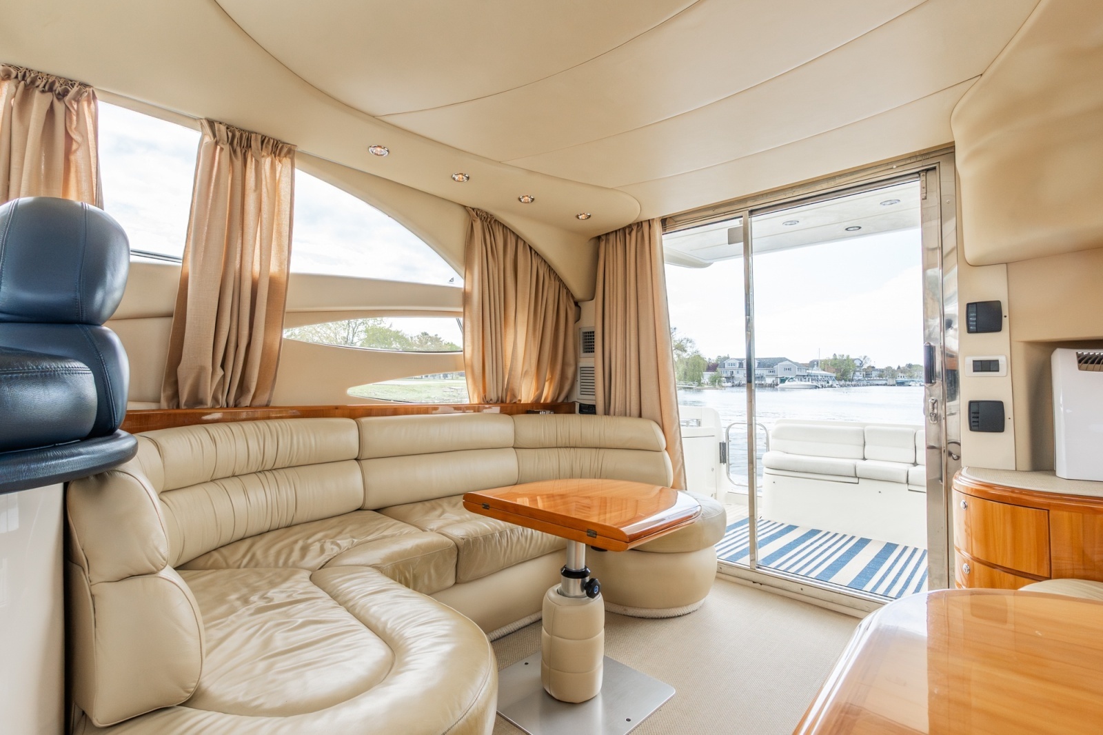 2004 Azimut 39 Flybridge