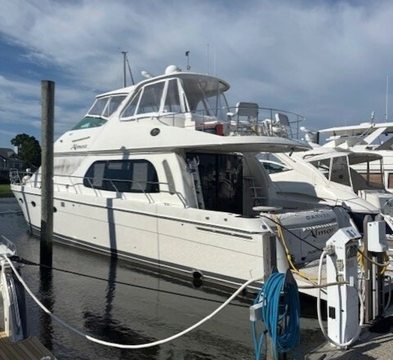 2006 Carver Voyager