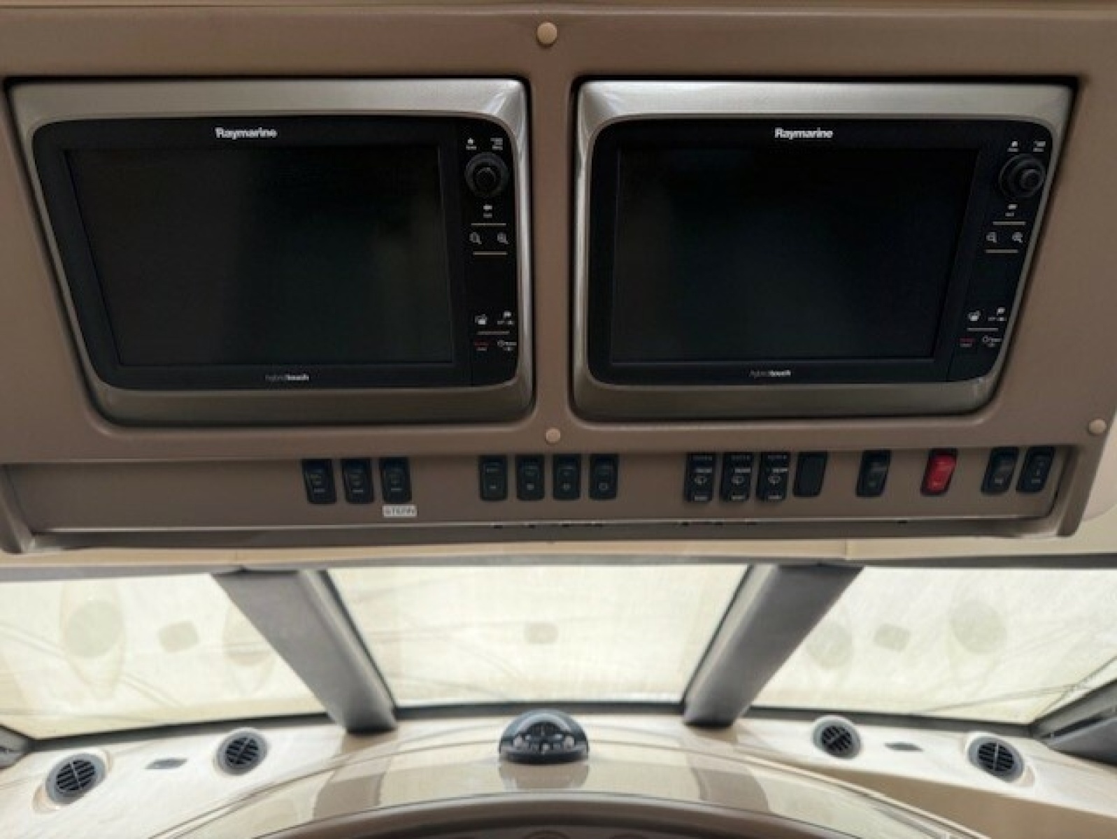 2006 Carver Voyager