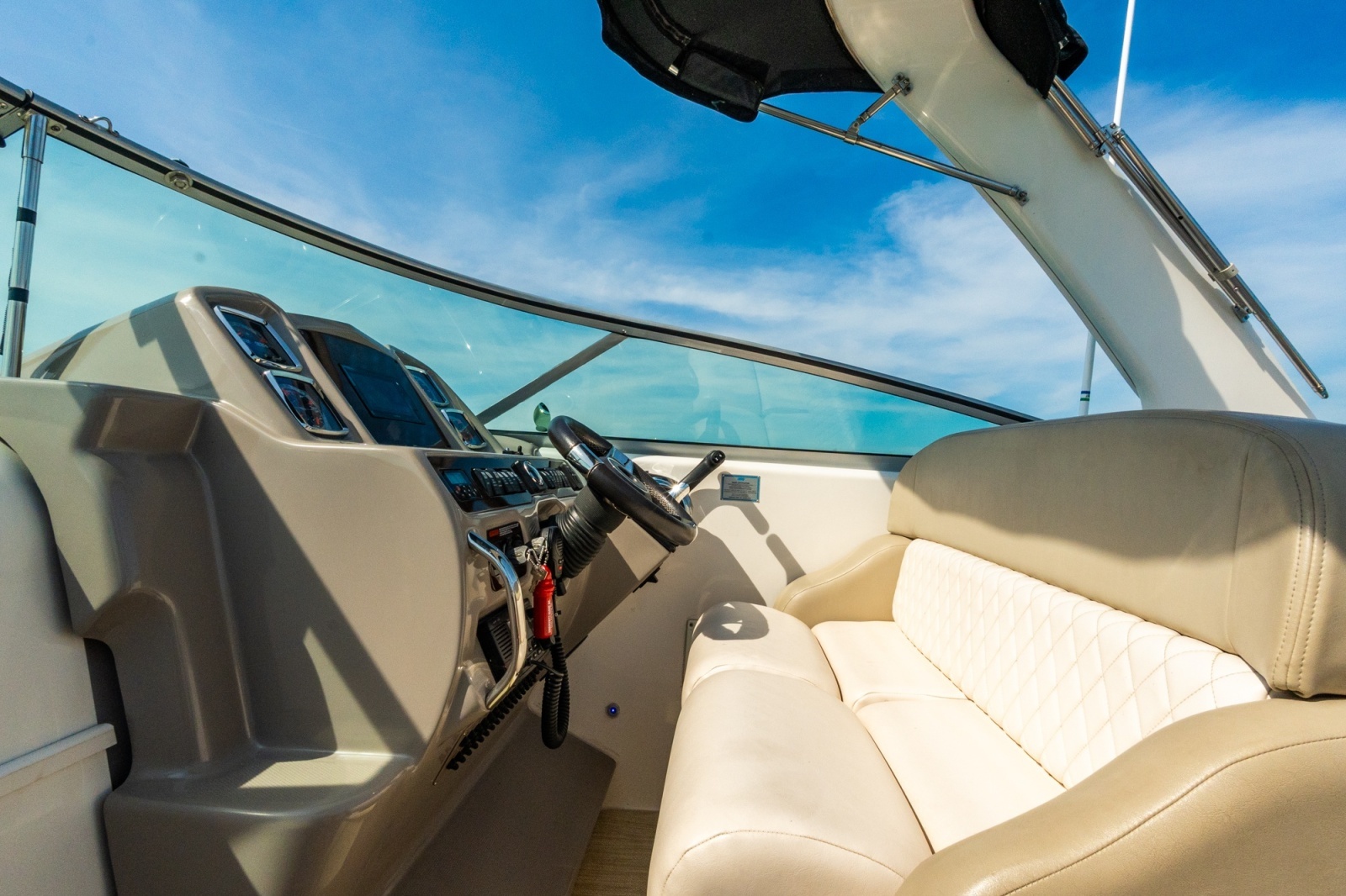 2016 Chaparral 290 Signature