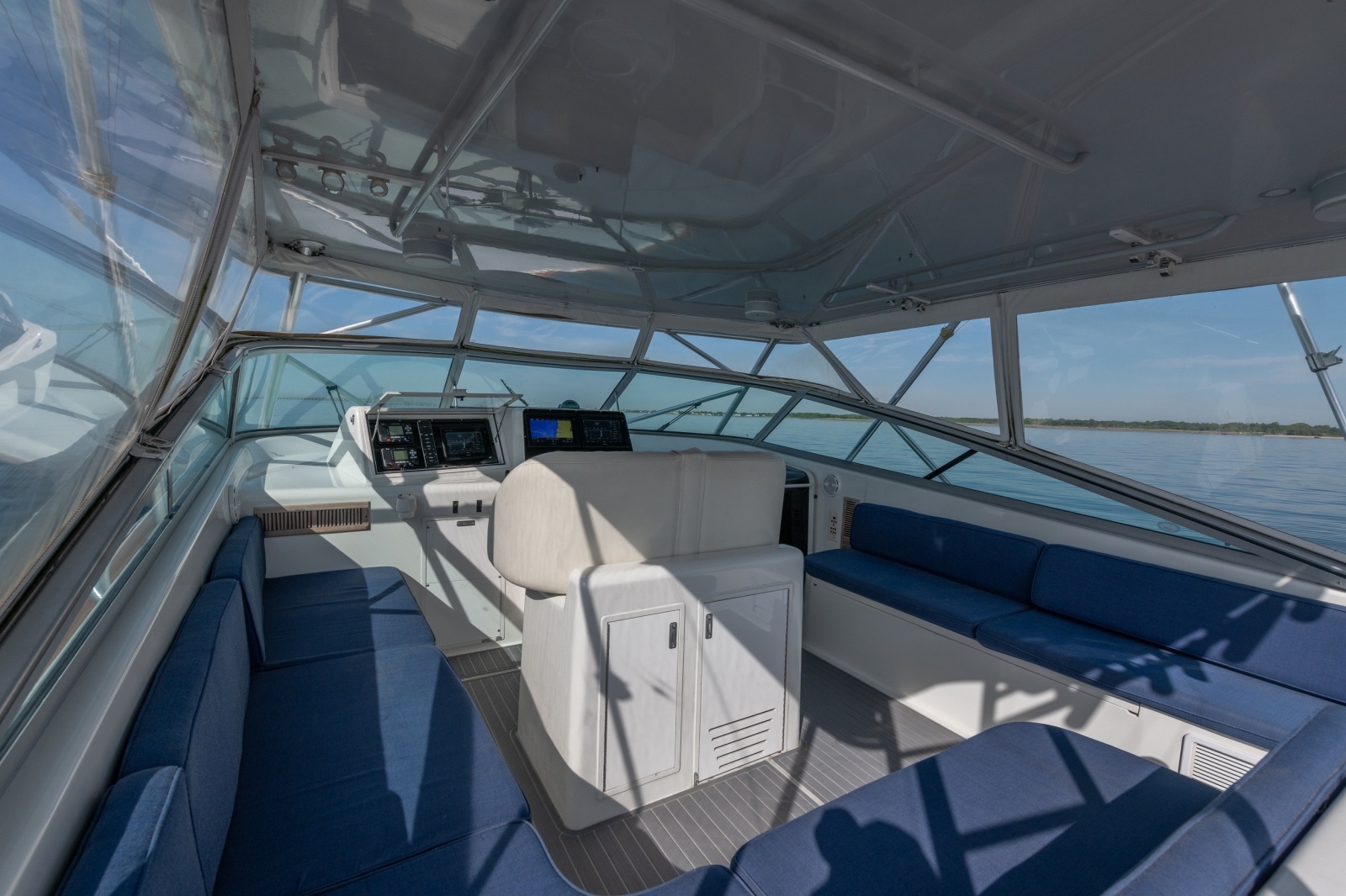 1997 Viking 43' Viking Open
