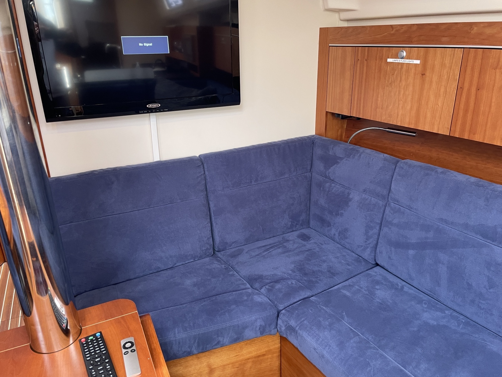 2014 Hanse 415 salon flat screen