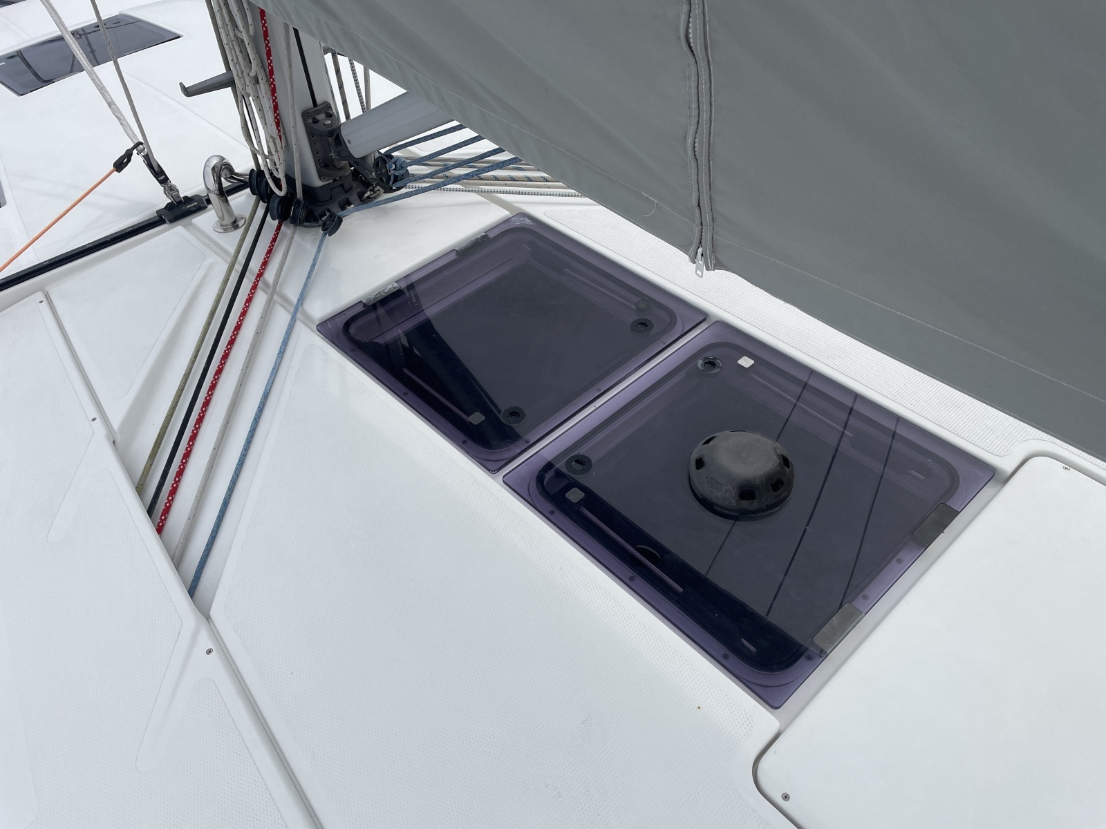 2014 Hanse 415 flush hatches