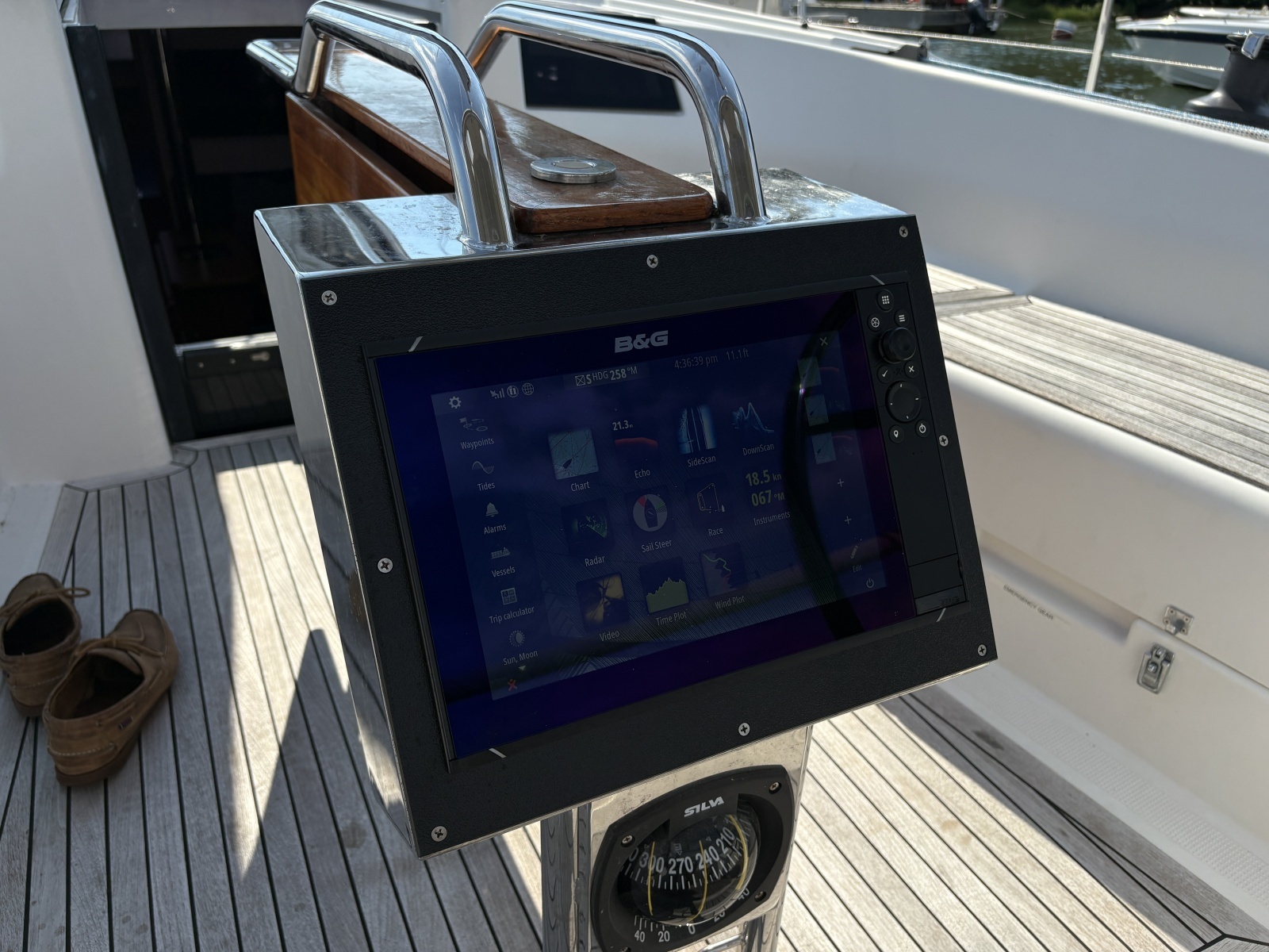 2014 Hanse 415 B&G Zeus 12 Plotter