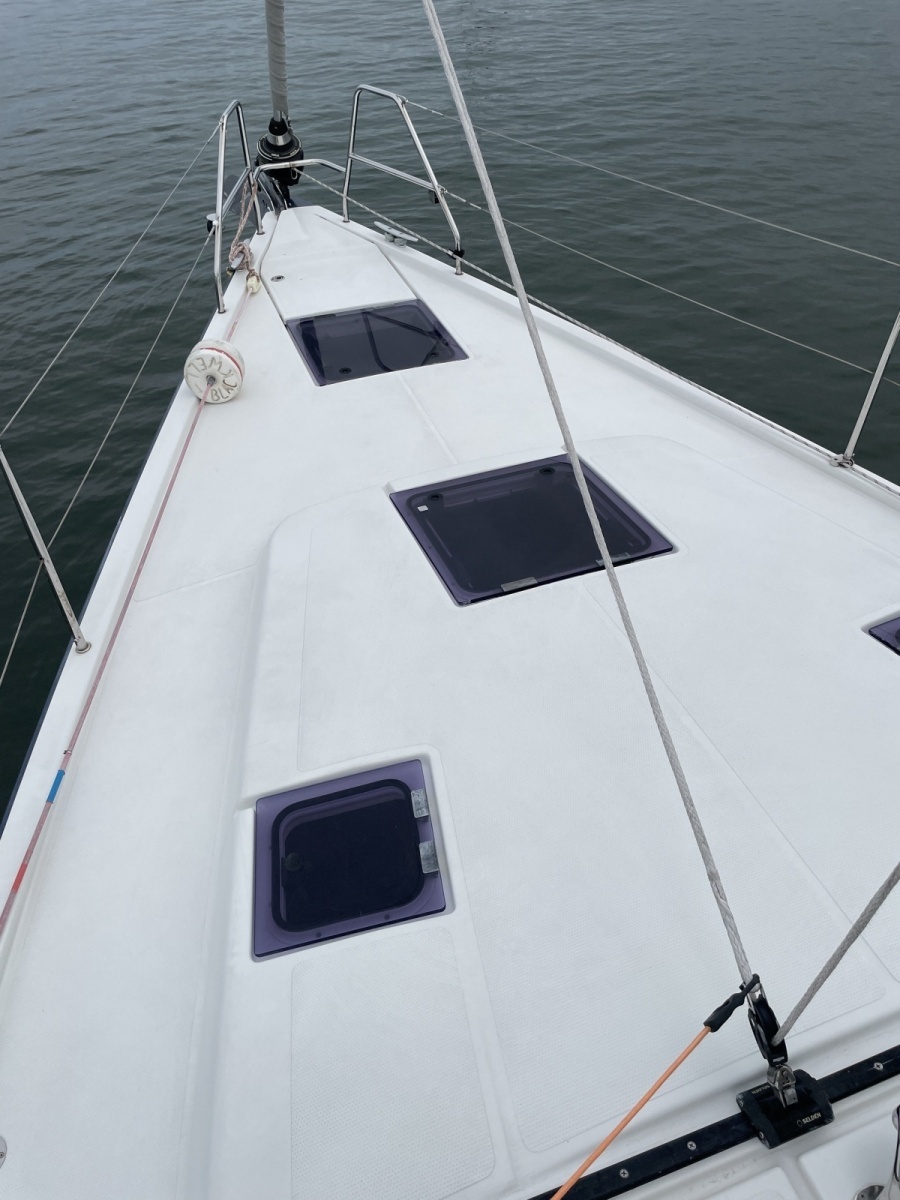 2014 Hanse 415 foredeck