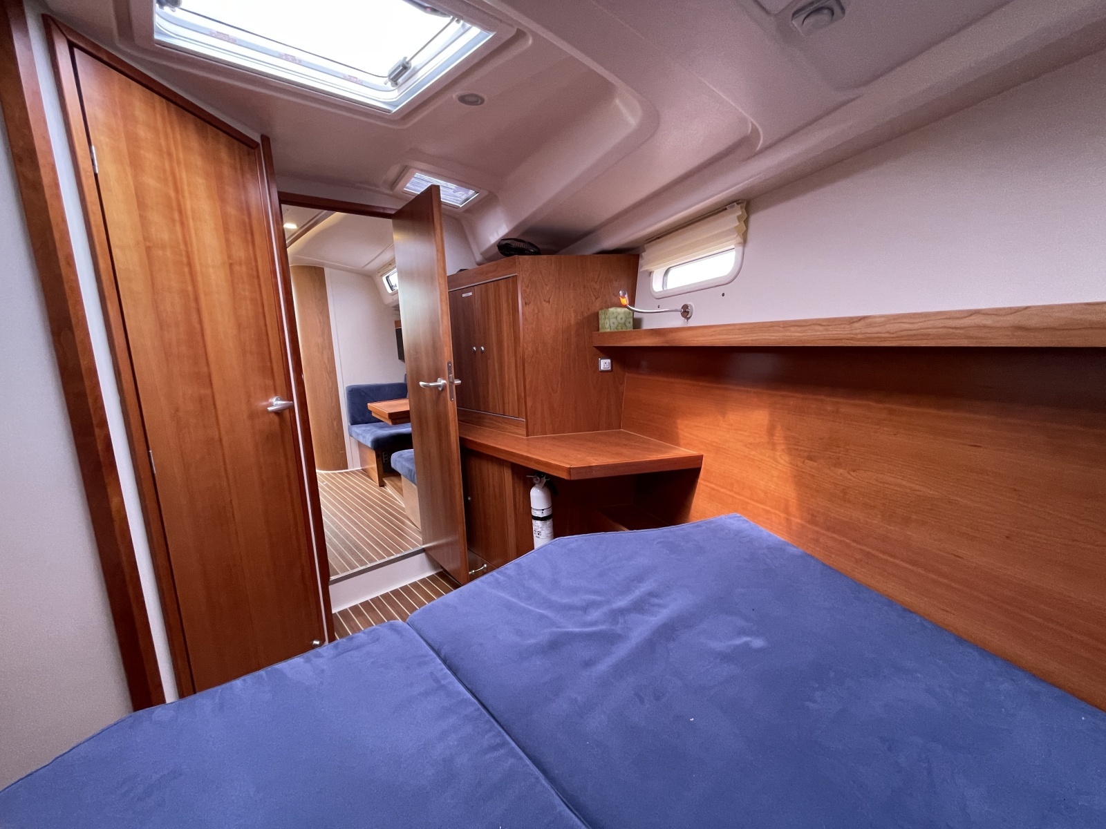 2014 Hanse 415 V-berth looking aftward