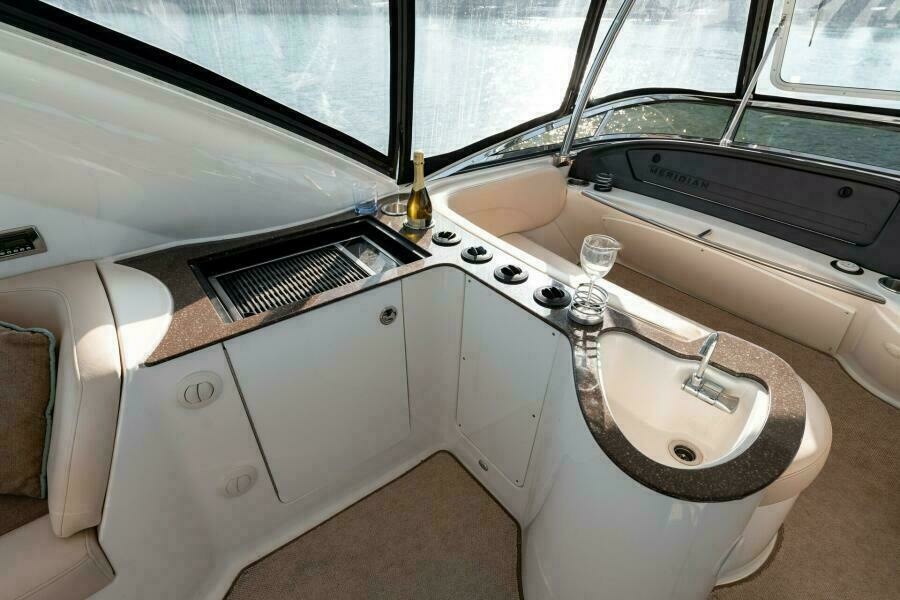 2014 Meridian 441 Sedan