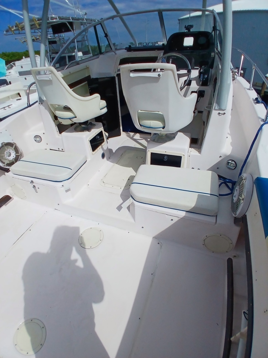 24ft Grady White Yacht For Sale