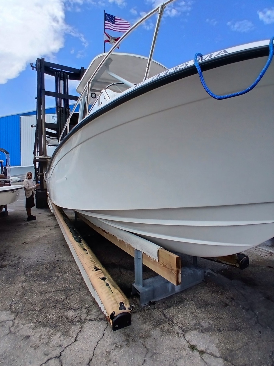 24ft Grady White Yacht For Sale