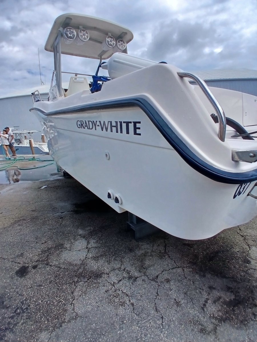 1996 Grady-White 