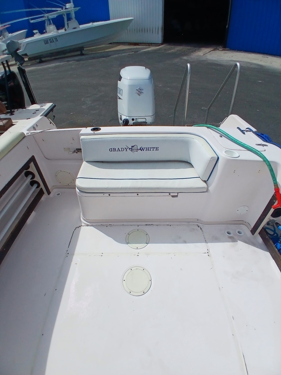24ft Grady White Yacht For Sale