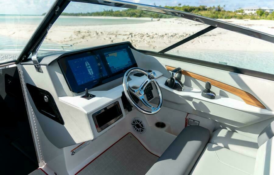 29ft Regal Yacht For Sale