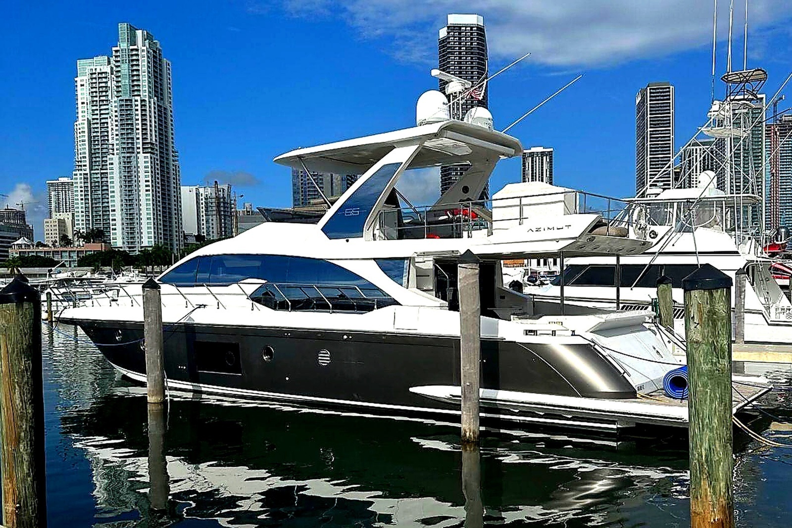 66ft Azimut Yacht For Sale