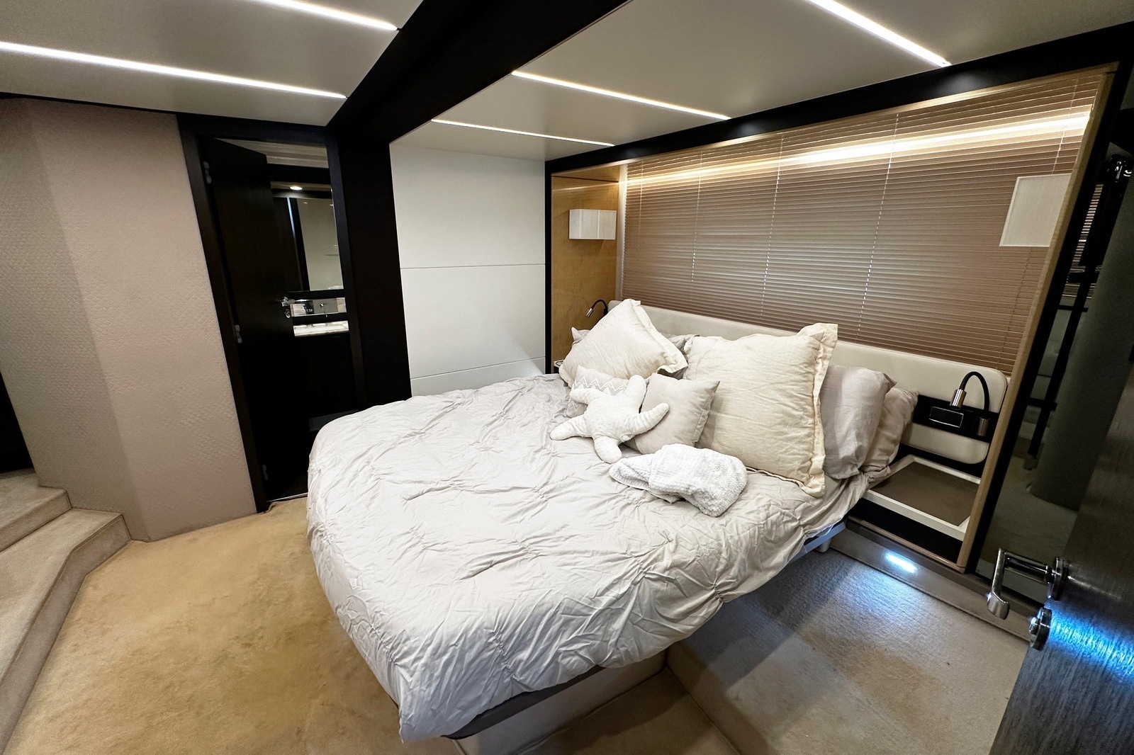 66ft Azimut Yacht For Sale