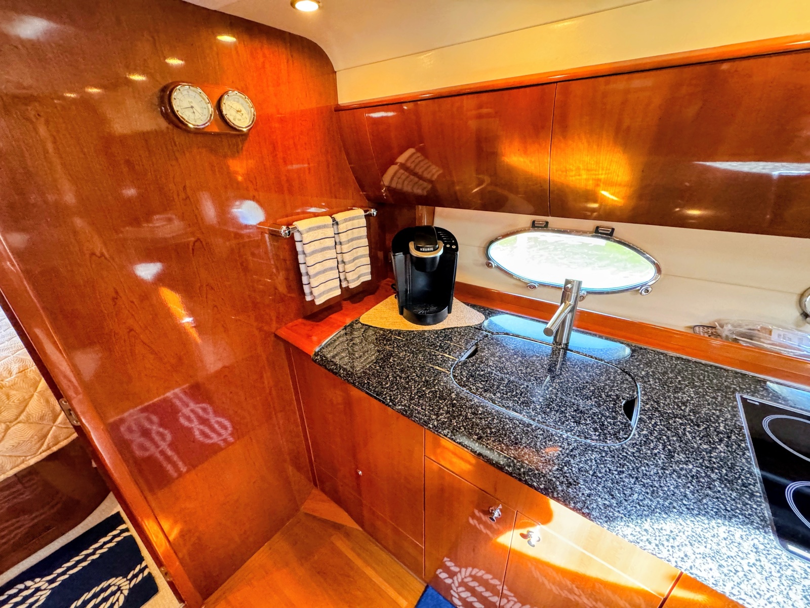 58' 2004 Viking Princess V58