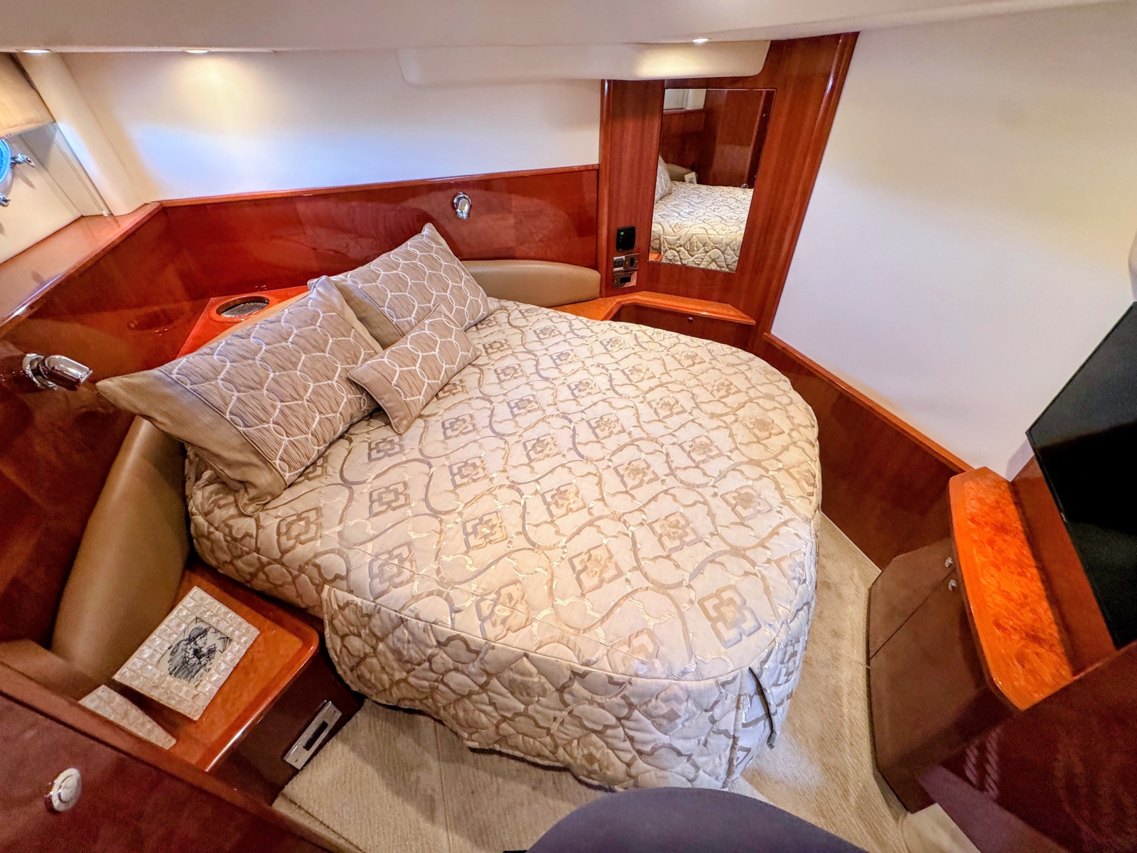 58' 2004 Viking Princess V58