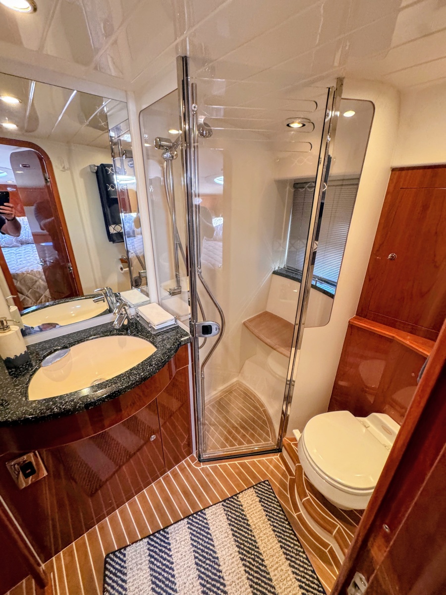 58' 2004 Viking Princess V58