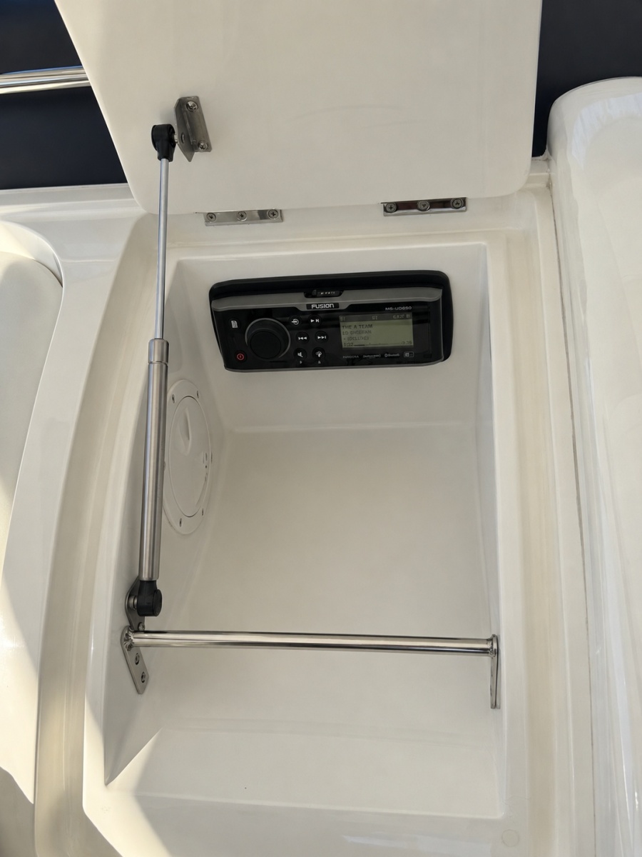 58' 2004 Viking Princess V58