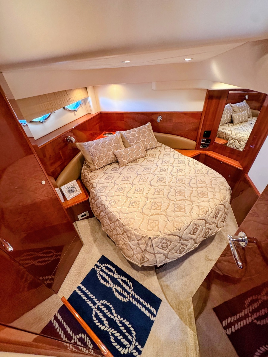 58' 2004 Viking Princess V58