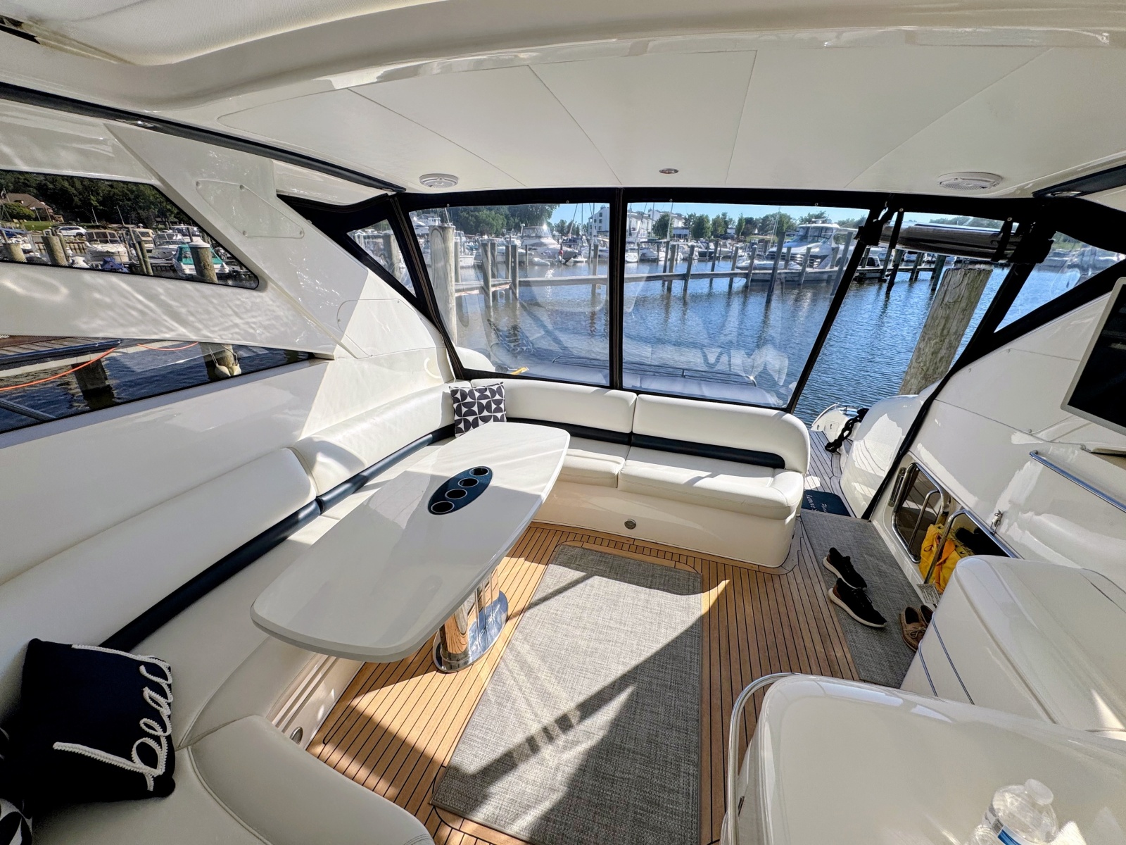 58' 2004 Viking Princess V58
