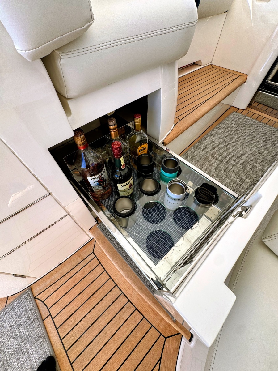 58' 2004 Viking Princess V58