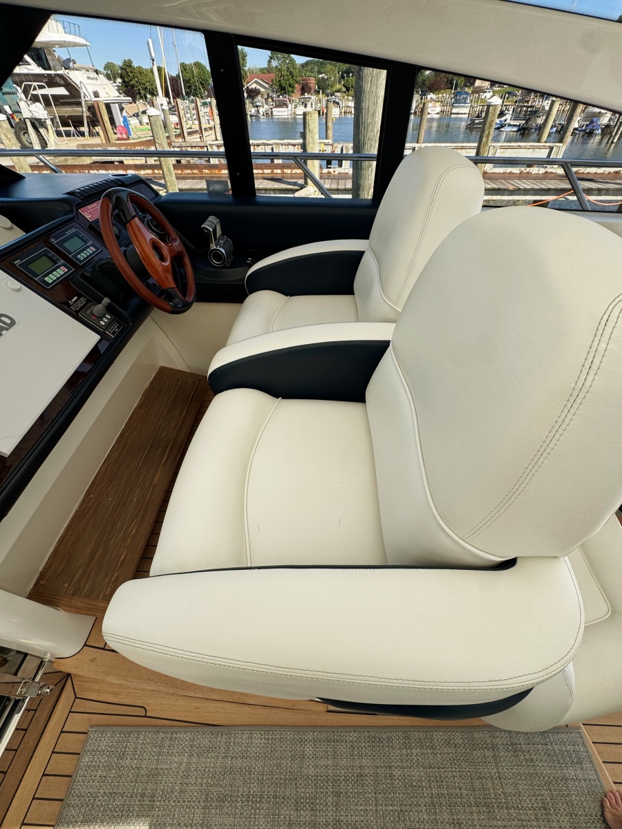 58' 2004 Viking Princess V58