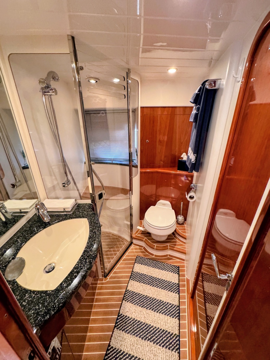 58' 2004 Viking Princess V58