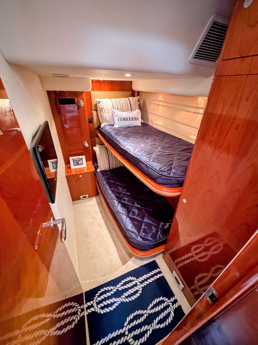 58' 2004 Viking Princess V58