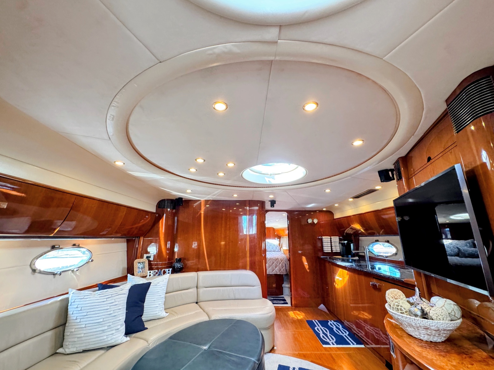 58' 2004 Viking Princess V58