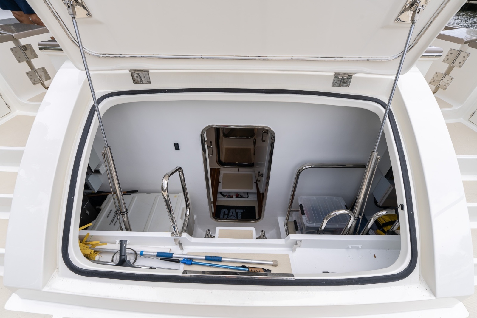 Transom Garage Door Facing Fwd